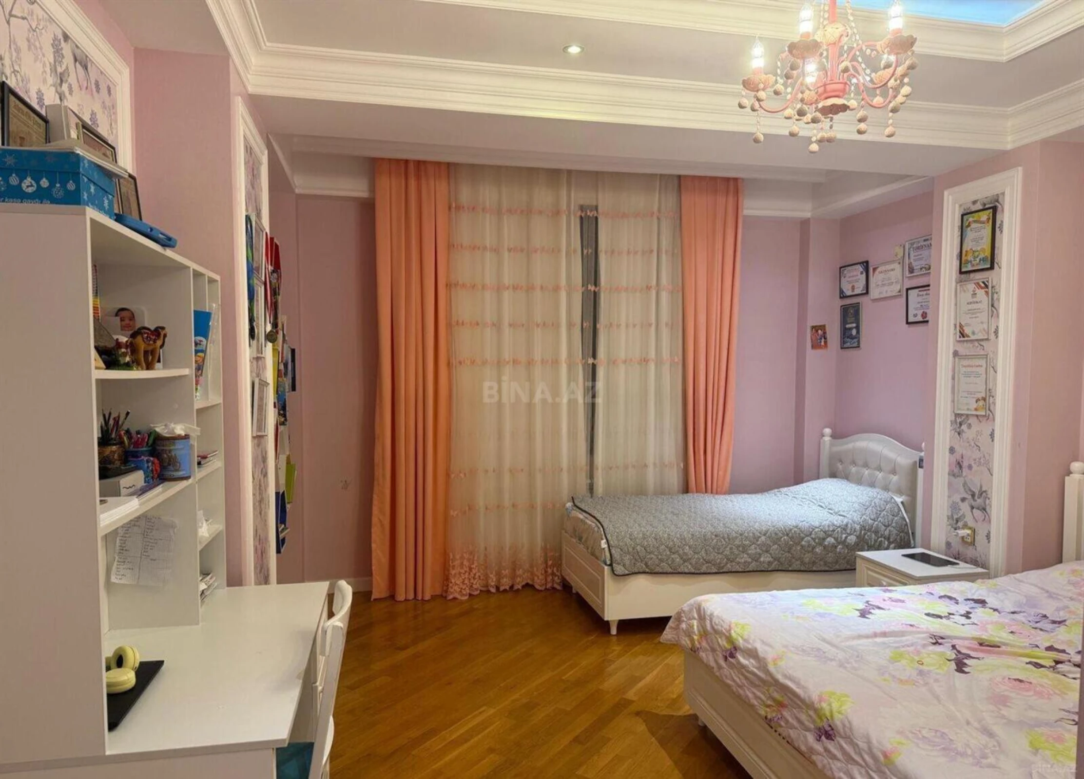 Satılır 3 otaqlı mənzil 146 m²