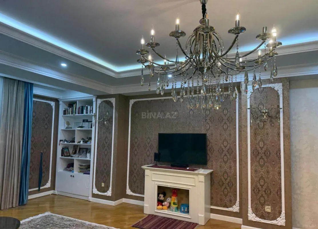 Satılır 3 otaqlı mənzil 146 m²
