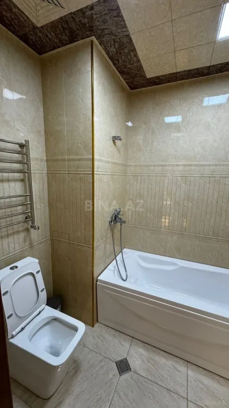 Kirayə verilir 3 otaqlı mənzil 130 m²