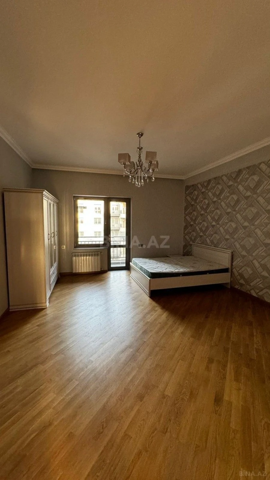 Kirayə verilir 3 otaqlı mənzil 130 m²