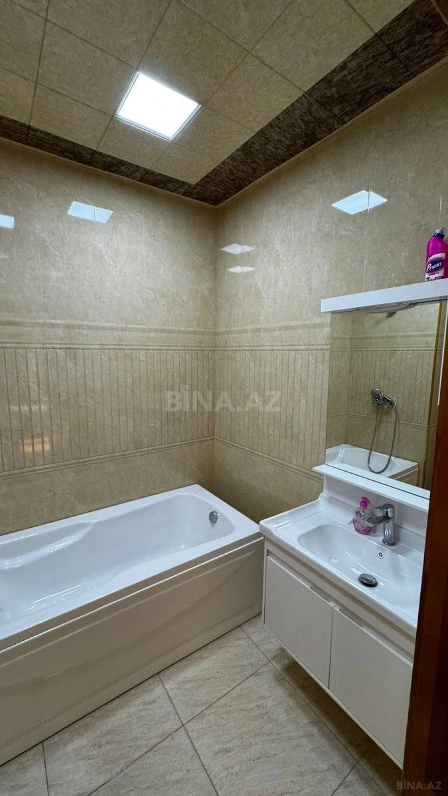 Kirayə verilir 3 otaqlı mənzil 130 m²