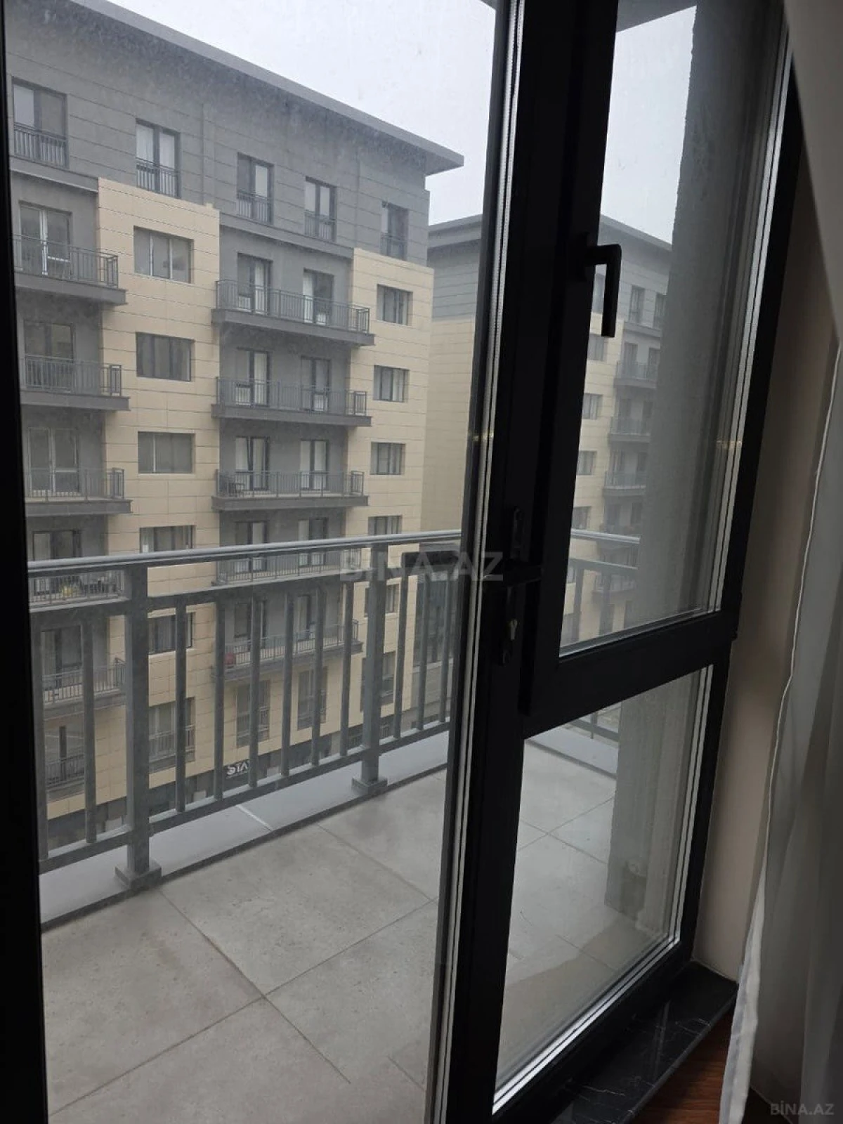 Kirayə verilir 3 otaqlı mənzil 105 m²