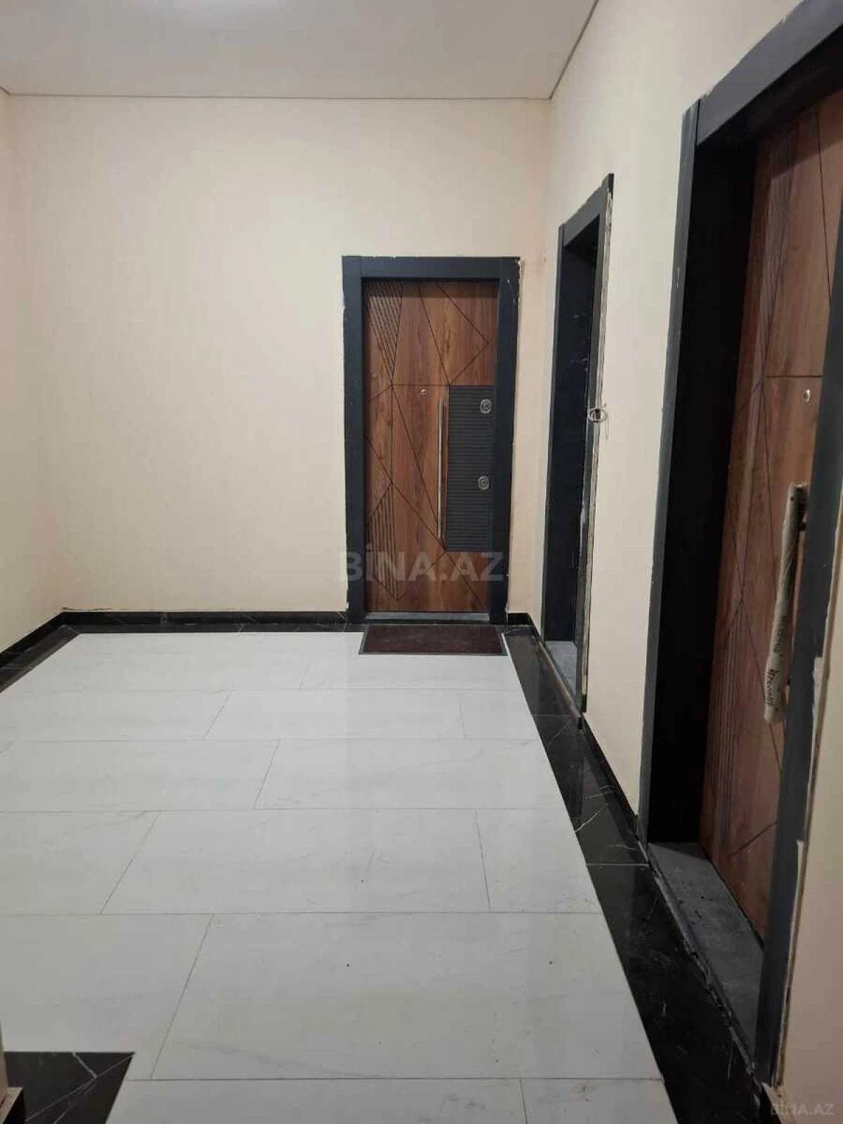 Satılır 2 otaqlı mənzil 71 m²