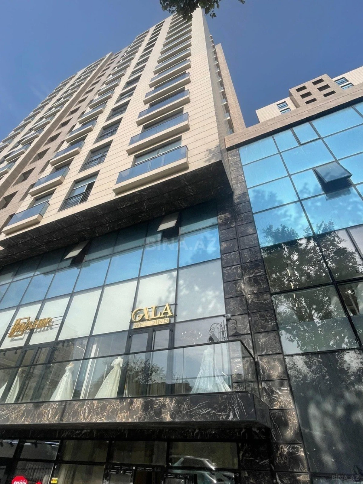 Satılır 2 otaqlı mənzil 71 m²