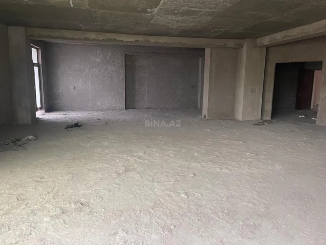 Satılır 4 otaqlı mənzil 245 m²