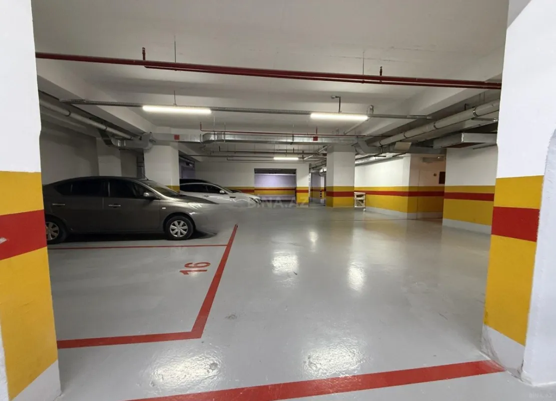 Satılır 4 otaqlı mənzil 245 m²