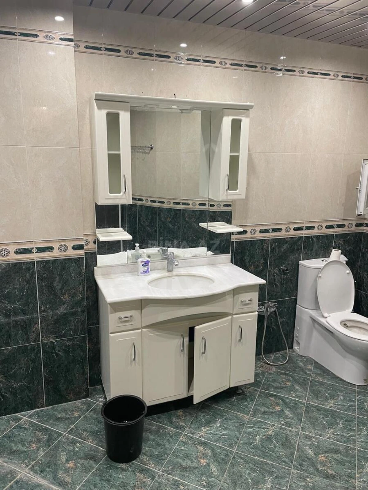 Kirayə verilir 3 otaqlı mənzil 135 m²