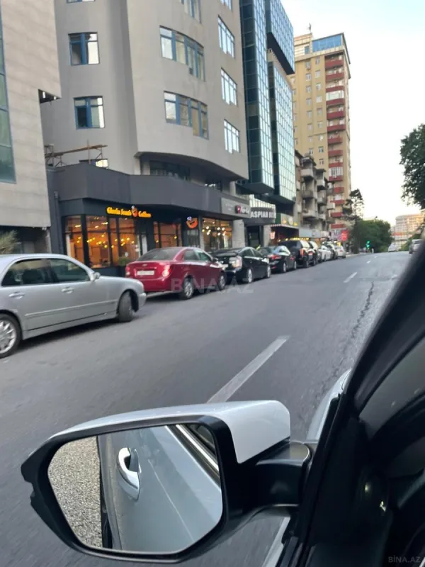 Kirayə verilir 3 otaqlı mənzil 135 m²