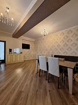 Satılır 3 otaqlı mənzil 122 m²