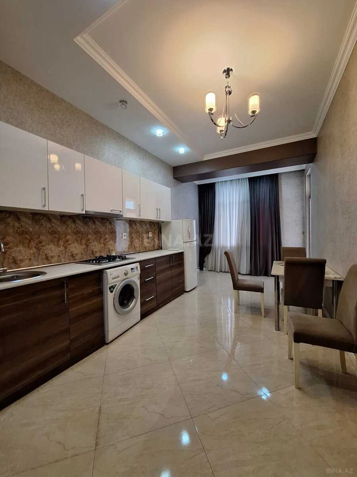 Satılır 3 otaqlı mənzil 122 m²