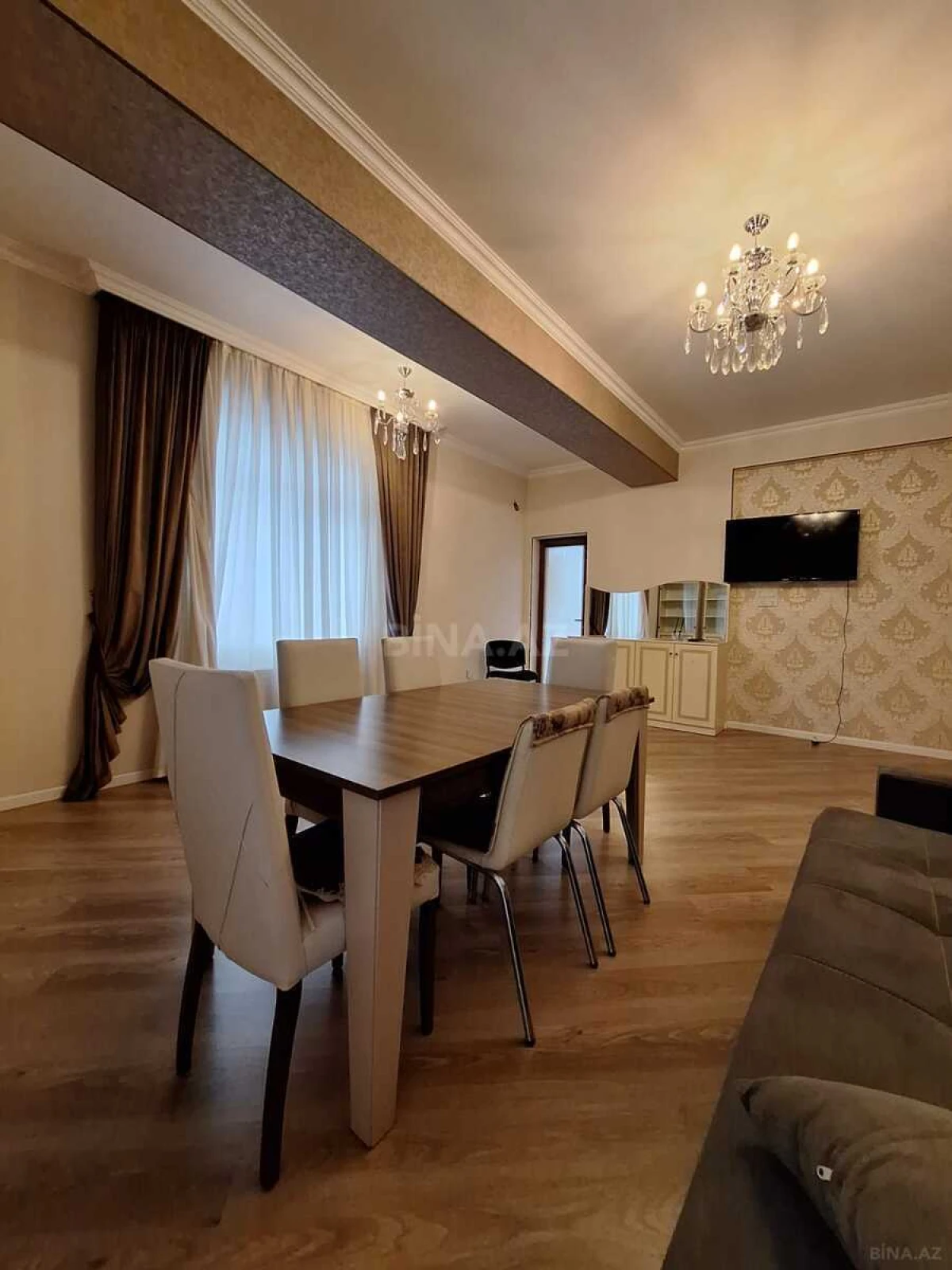 Satılır 3 otaqlı mənzil 122 m²