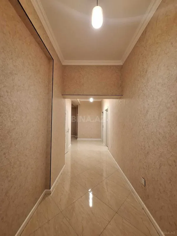 Satılır 3 otaqlı mənzil 122 m²