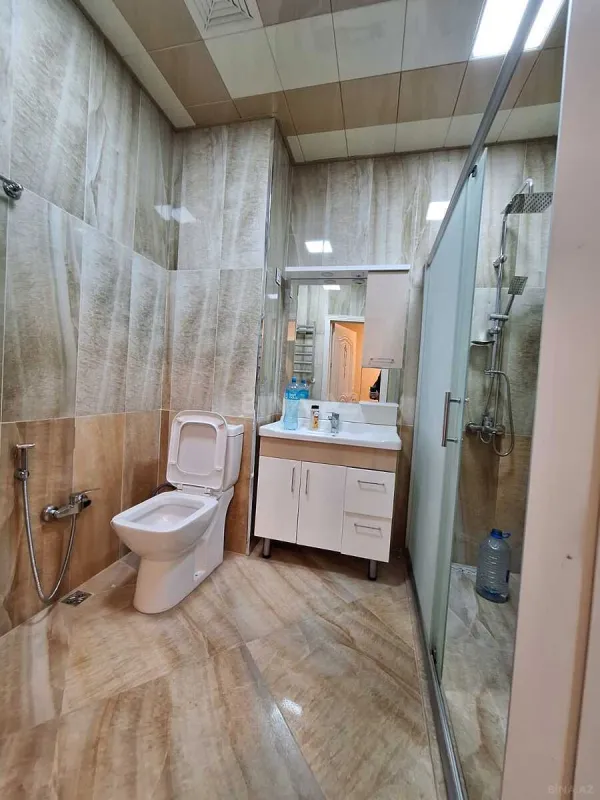 Satılır 3 otaqlı mənzil 122 m²