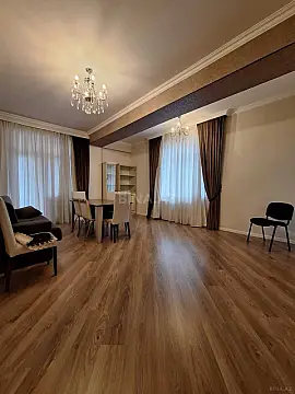 Satılır 3 otaqlı mənzil 122 m²
