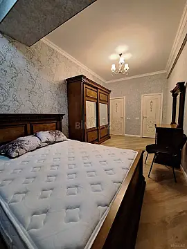 Satılır 3 otaqlı mənzil 122 m²