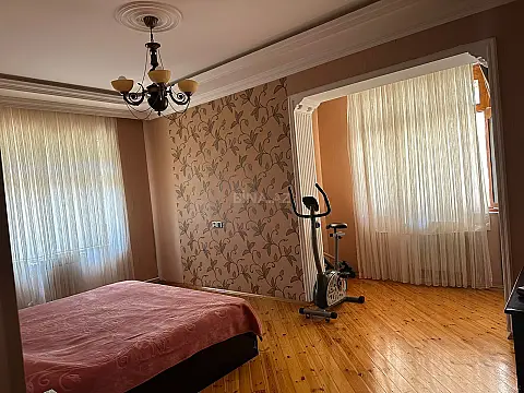 Kirayə verilir 4 otaqlı mənzil 120 m²