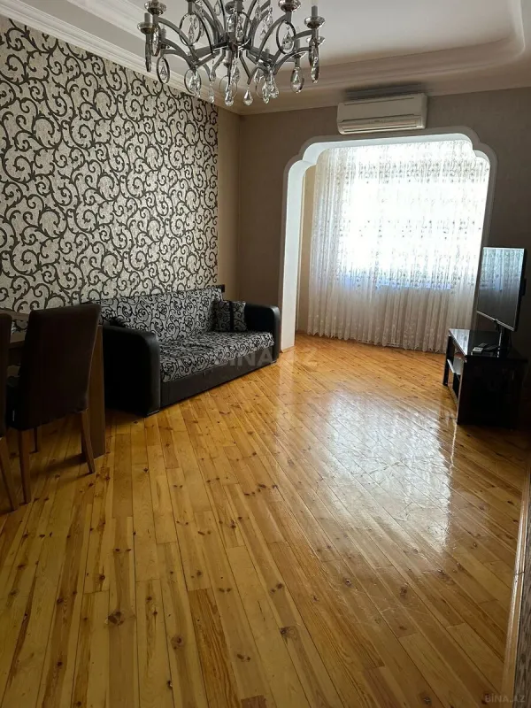 Kirayə verilir 4 otaqlı mənzil 120 m²
