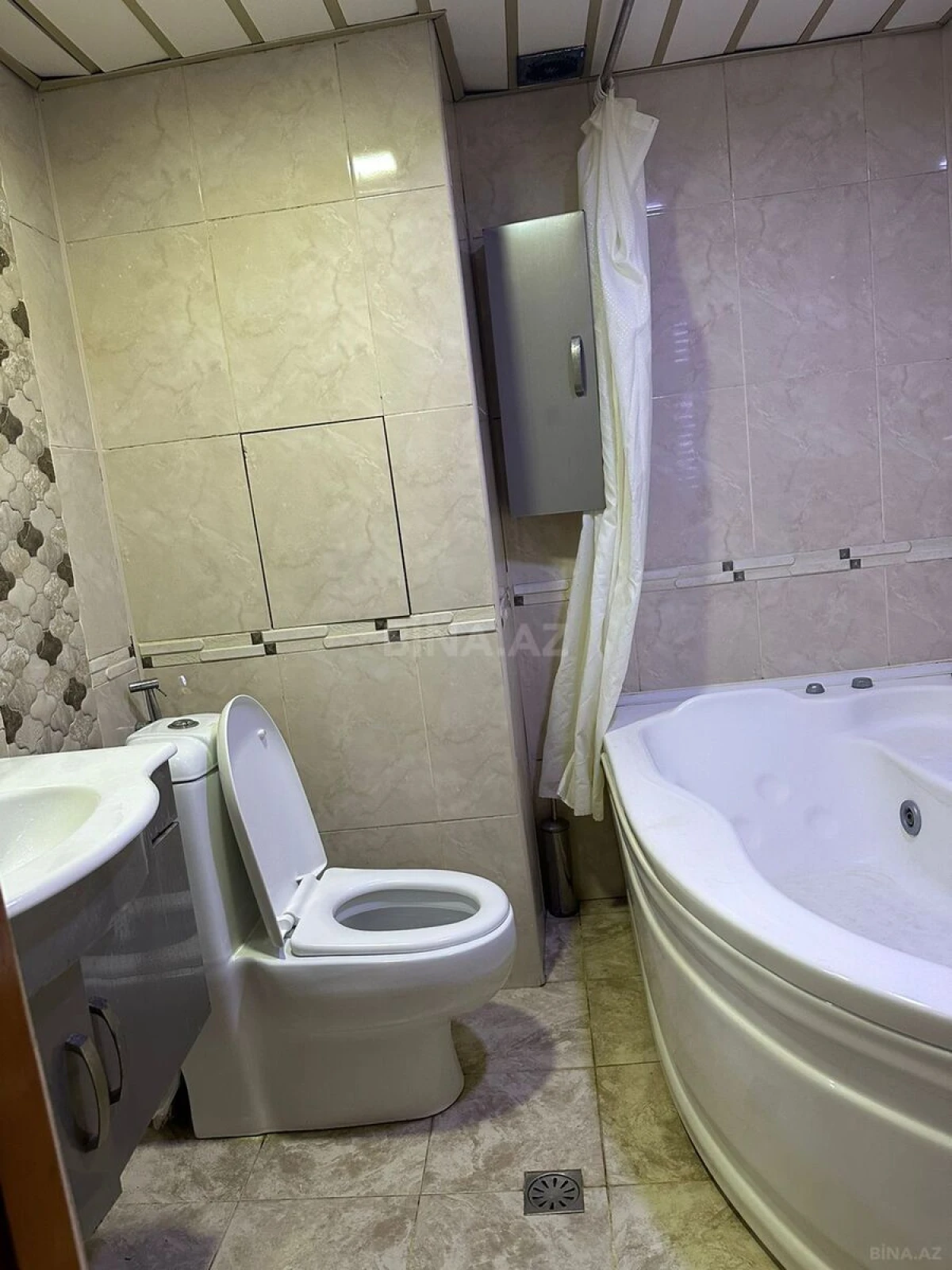 Kirayə verilir 4 otaqlı mənzil 120 m²