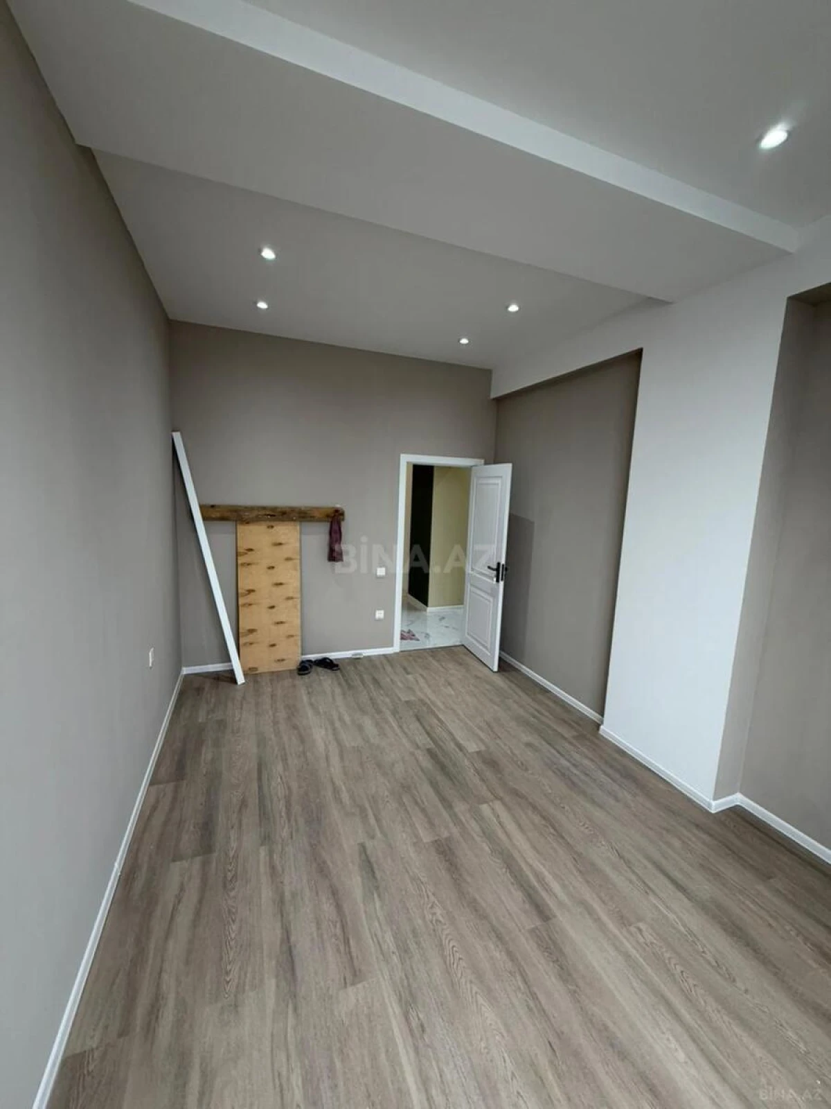 Kirayə verilir 3 otaqlı mənzil 130 m²