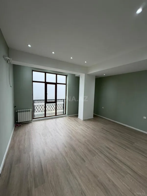 Kirayə verilir 3 otaqlı mənzil 130 m²