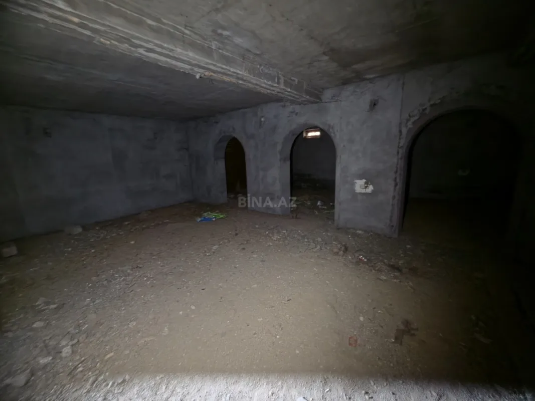 Satılır 10 otaqlı həyət evi 650 m²