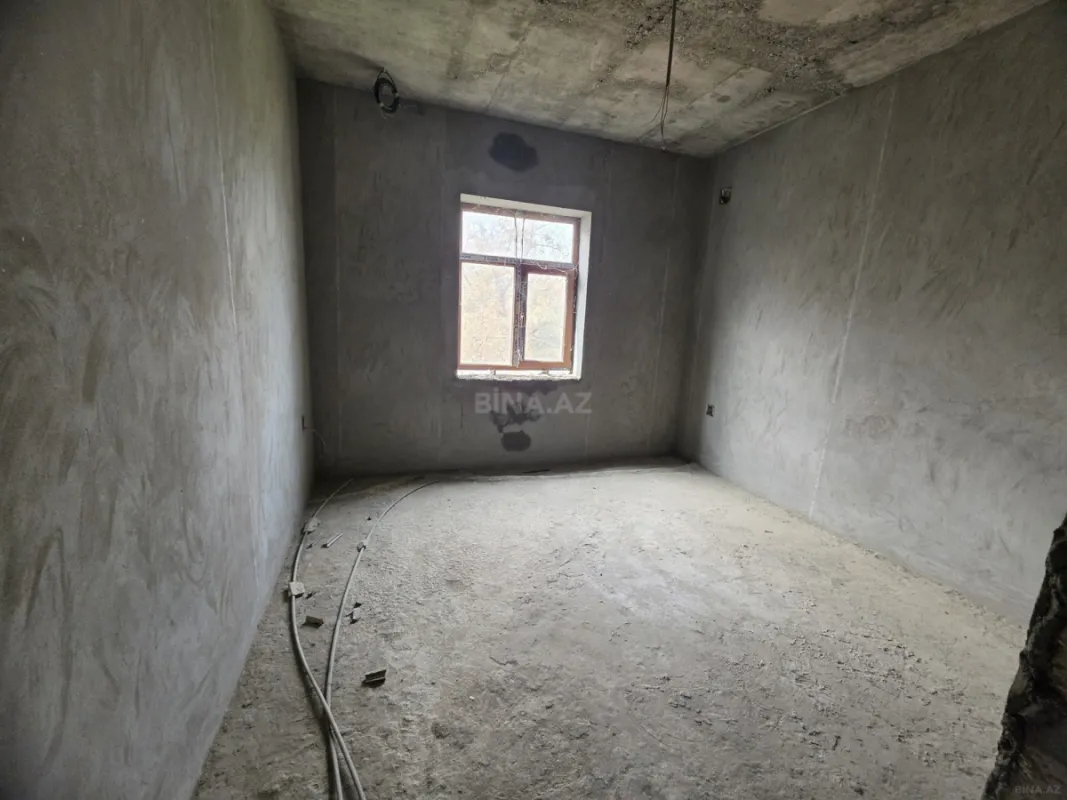 Satılır 10 otaqlı həyət evi 650 m²