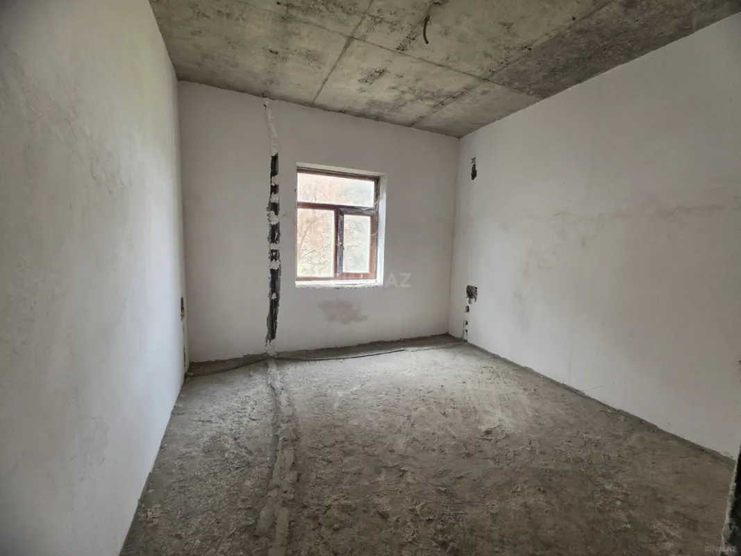 Satılır 10 otaqlı həyət evi 650 m²