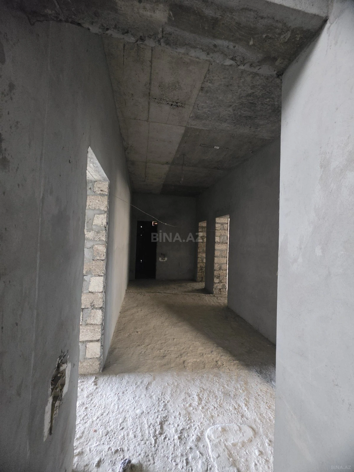 Satılır 10 otaqlı həyət evi 650 m²