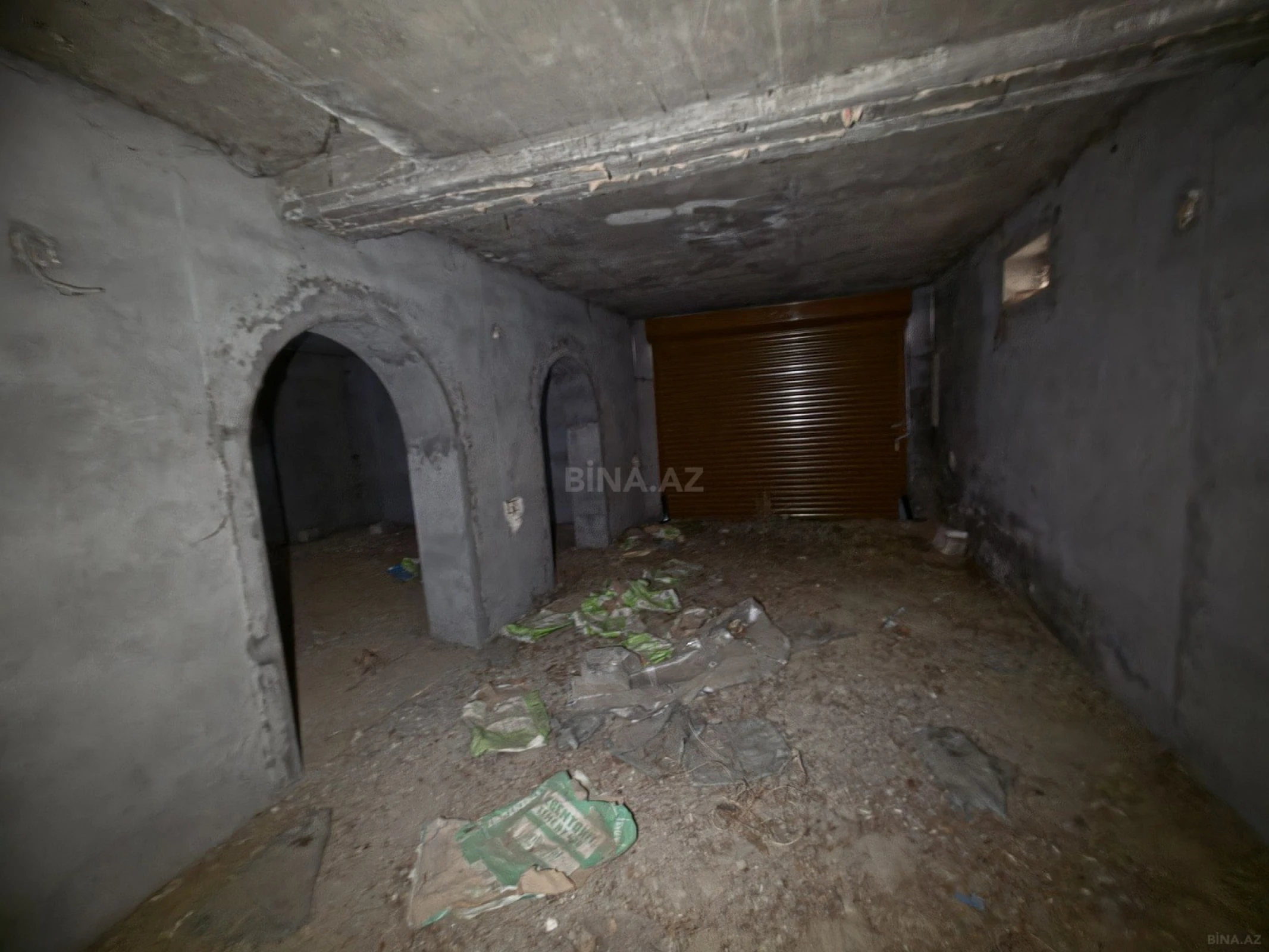 Satılır 10 otaqlı həyət evi 650 m²