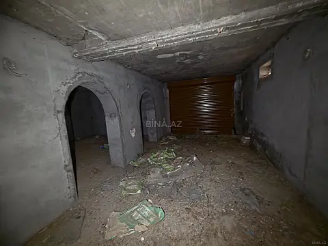 Satılır 10 otaqlı həyət evi 650 m²