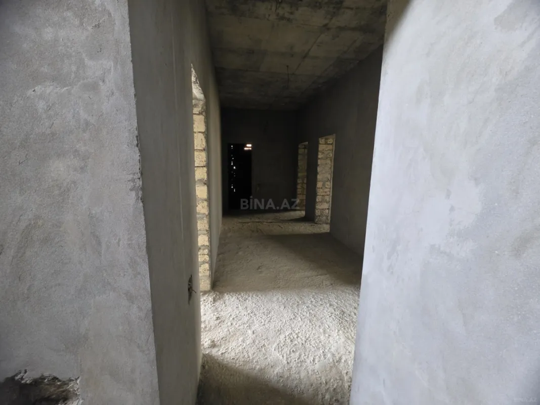Satılır 10 otaqlı həyət evi 650 m²