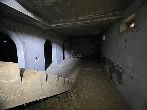 Satılır 10 otaqlı həyət evi 650 m²