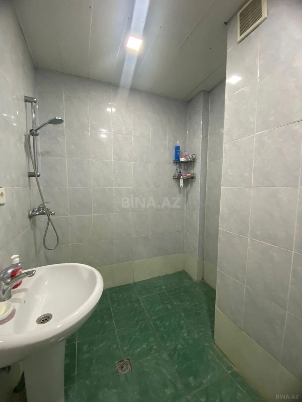 Satılır 2 otaqlı mənzil 115.6 m²