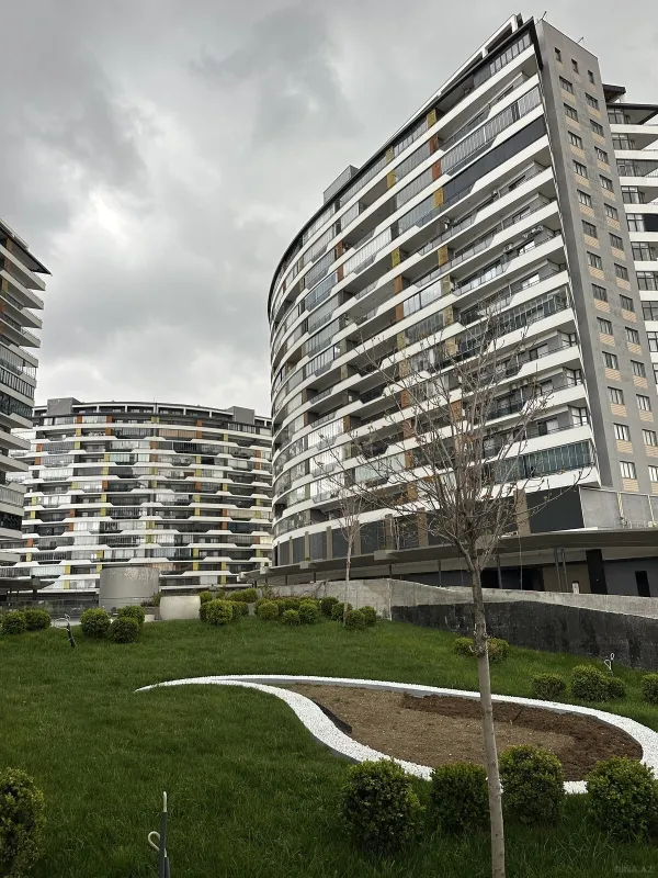 Satılır 3 otaqlı mənzil 113 m²