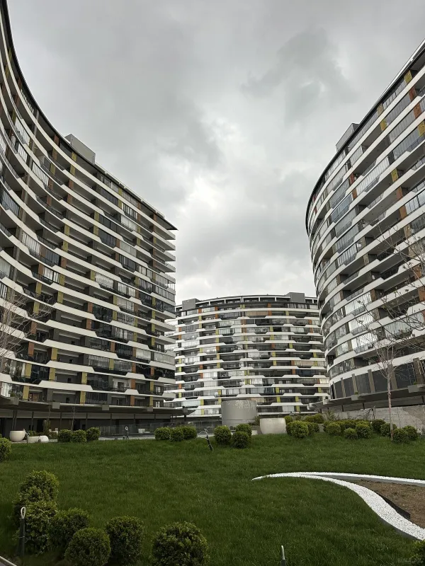 Satılır 3 otaqlı mənzil 113 m²