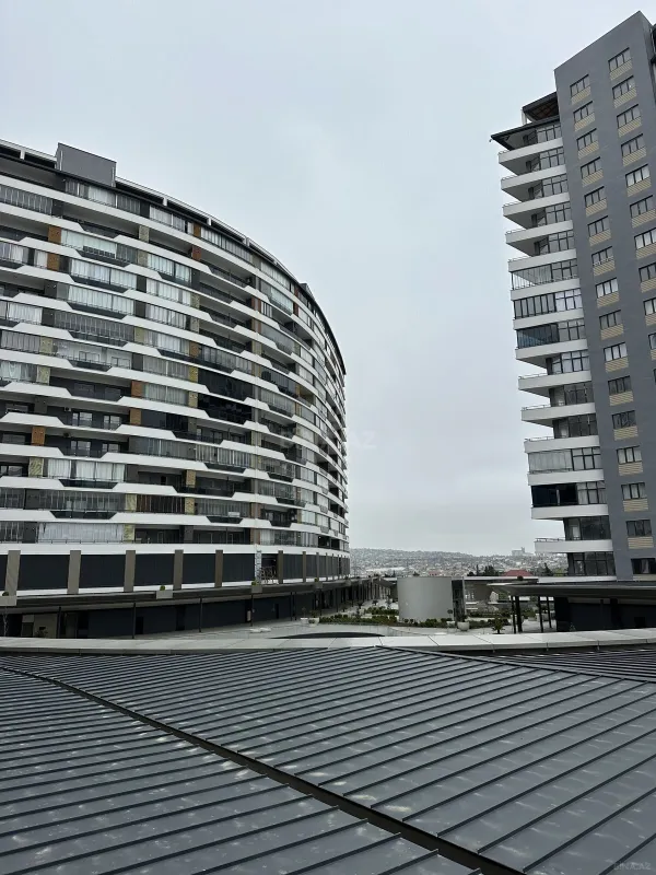 Satılır 3 otaqlı mənzil 113 m²