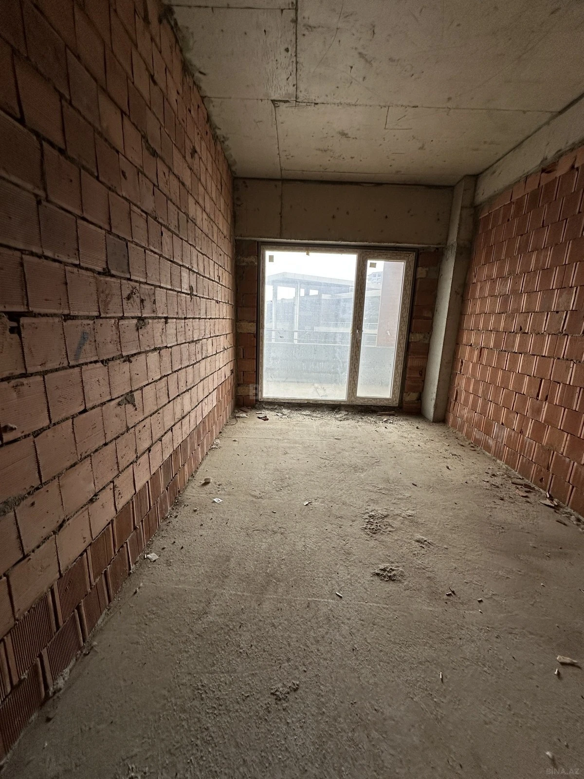 Satılır 3 otaqlı mənzil 113 m²