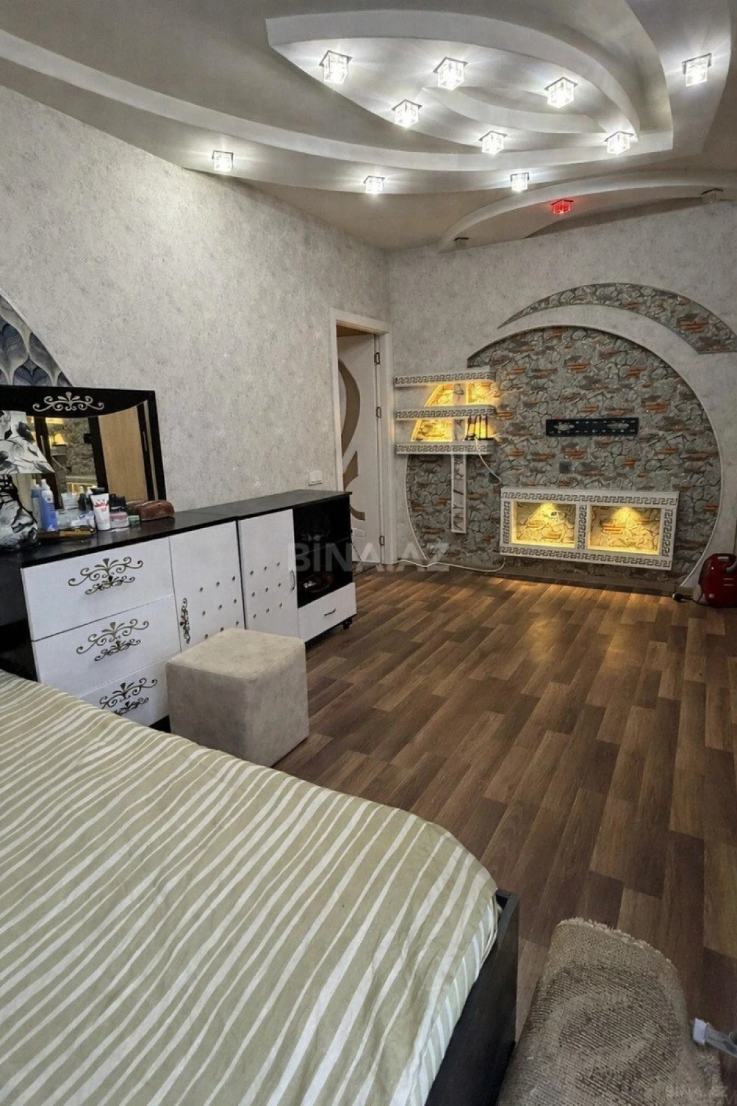Kirayə verilir 3 otaqlı mənzil 125 m²