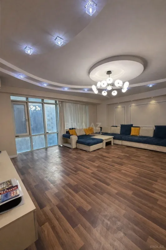 Kirayə verilir 3 otaqlı mənzil 125 m²