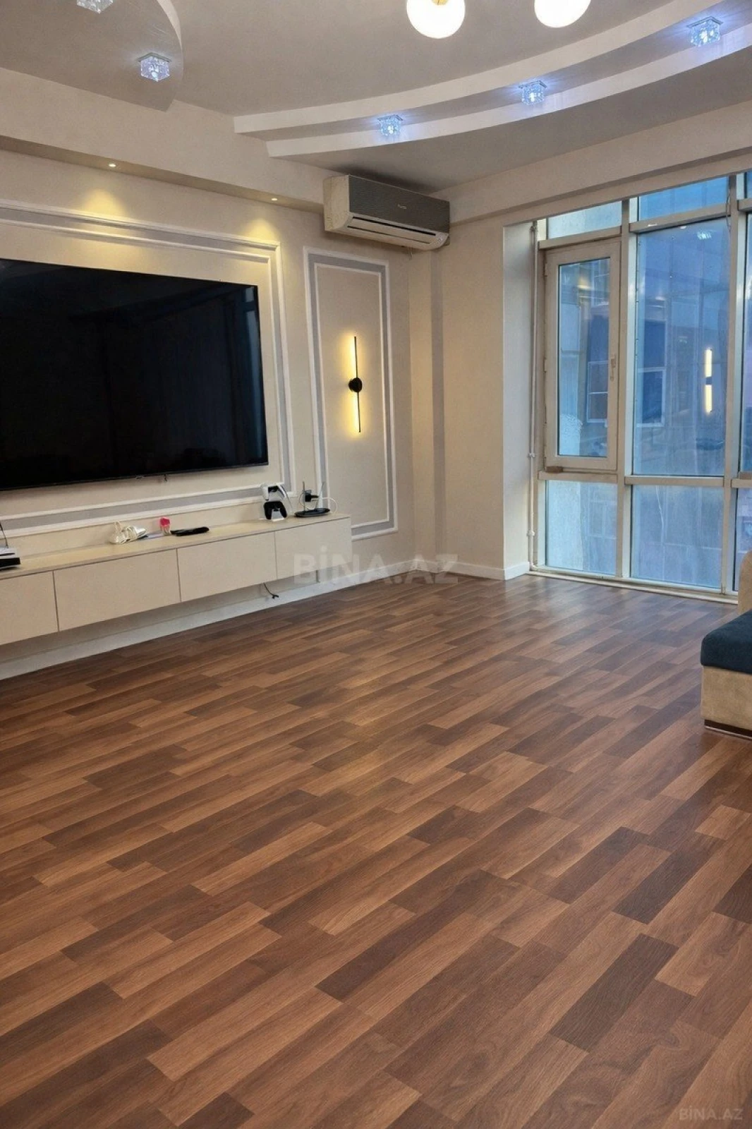 Kirayə verilir 3 otaqlı mənzil 125 m²