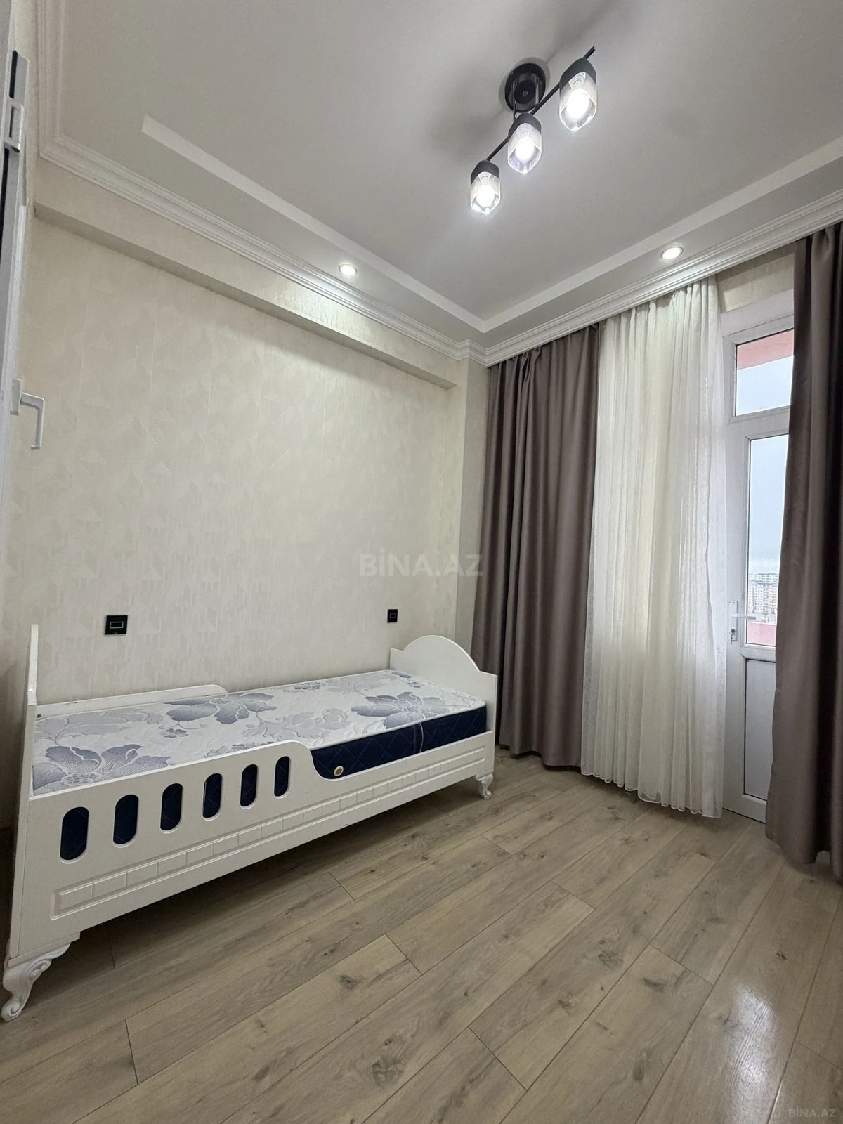 Satılır 2 otaqlı mənzil 80 m²