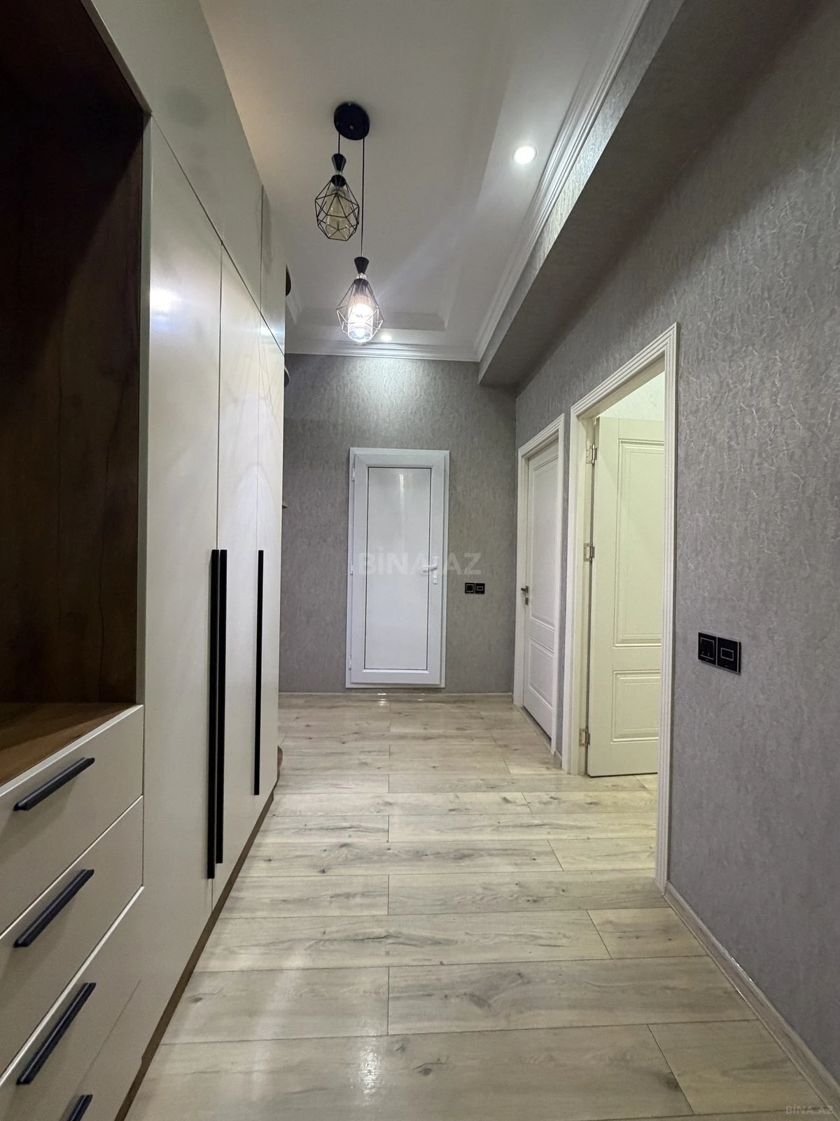 Satılır 2 otaqlı mənzil 80 m²