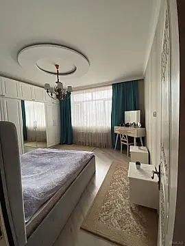 Satılır 4 otaqlı mənzil 190 m²