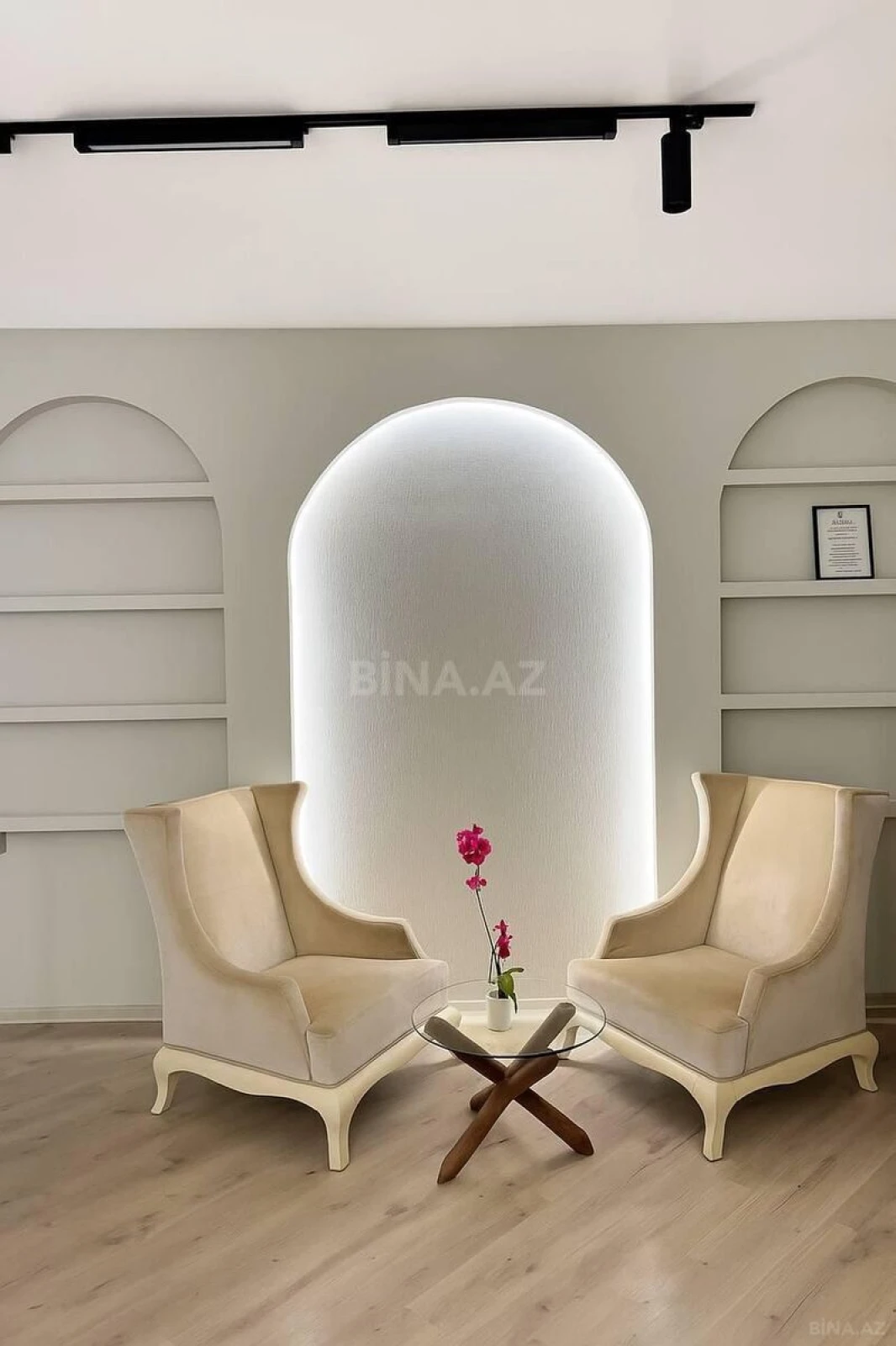 Satılır 4 otaqlı mənzil 190 m²