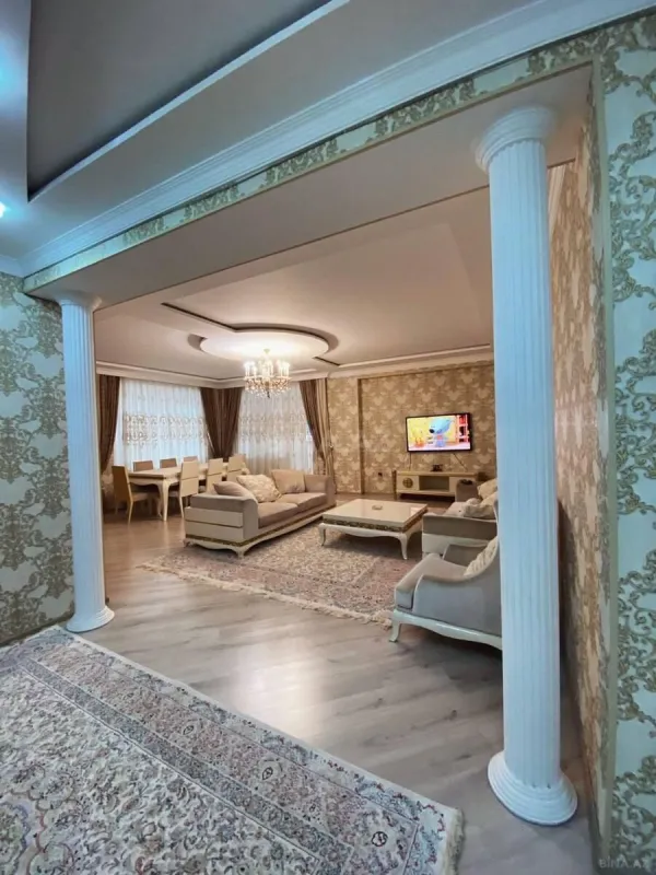 Satılır 4 otaqlı mənzil 190 m²