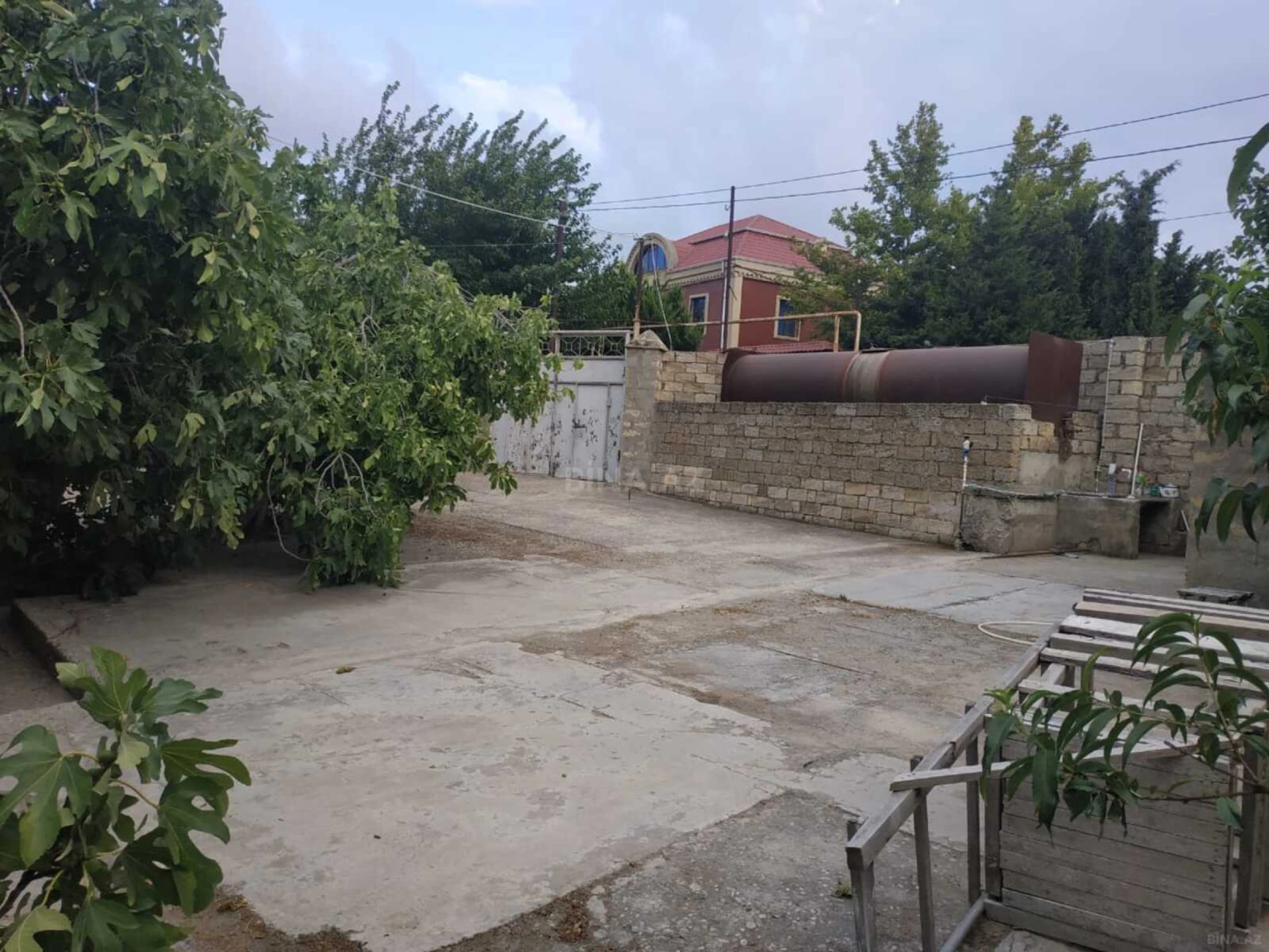 Satılır 8 otaqlı həyət evi 320 m²
