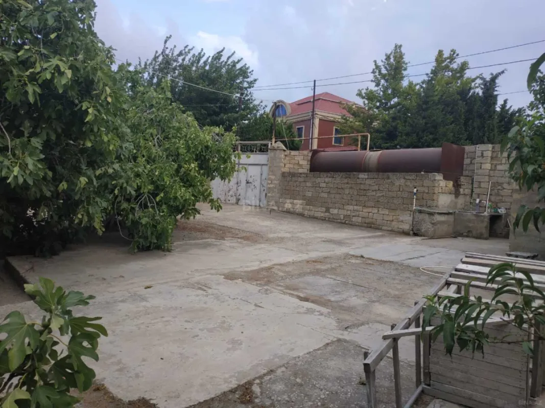 Satılır 8 otaqlı həyət evi 320 m²