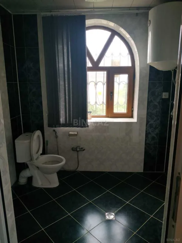 Satılır 8 otaqlı həyət evi 320 m²