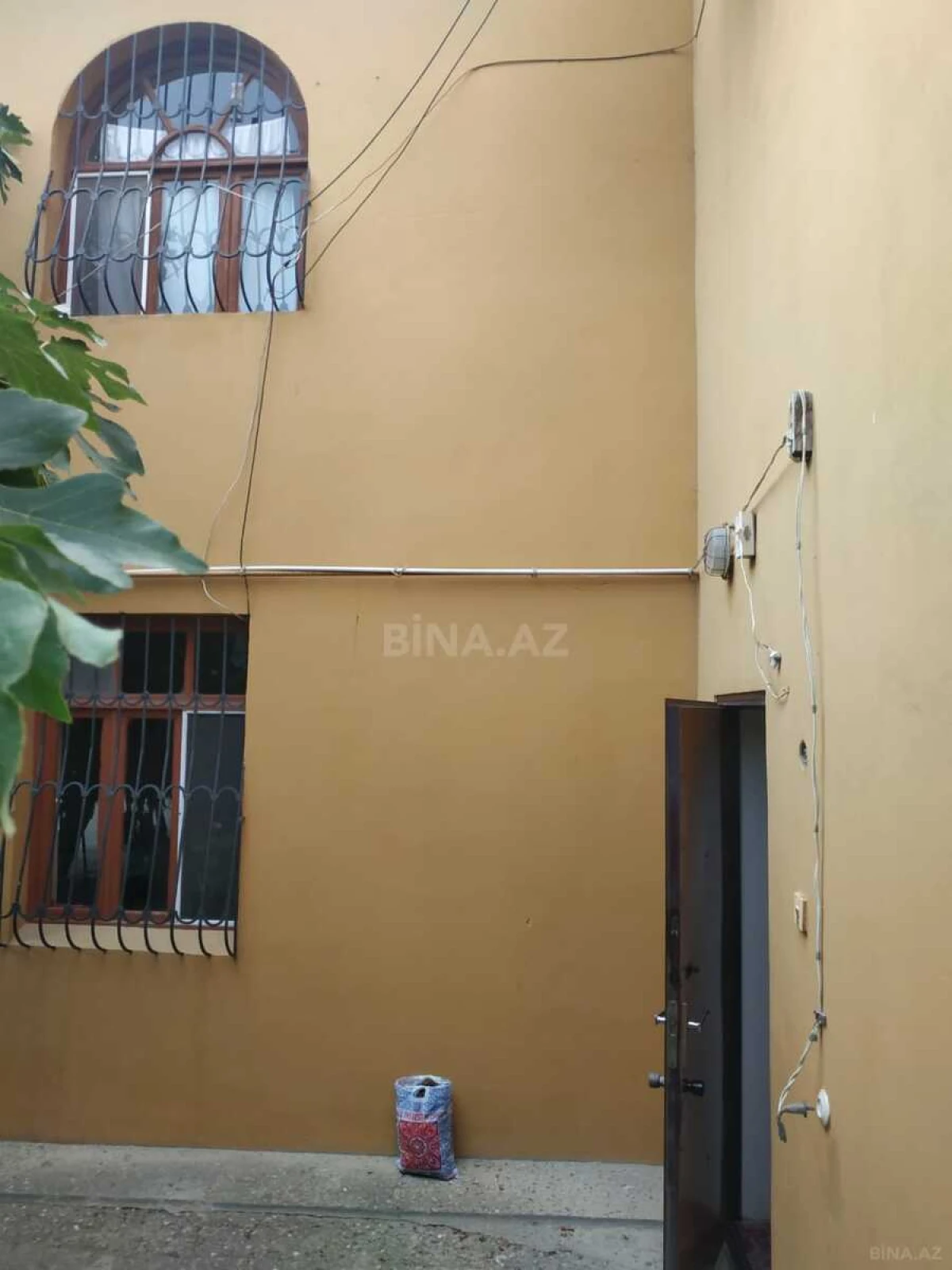 Satılır 8 otaqlı həyət evi 320 m²