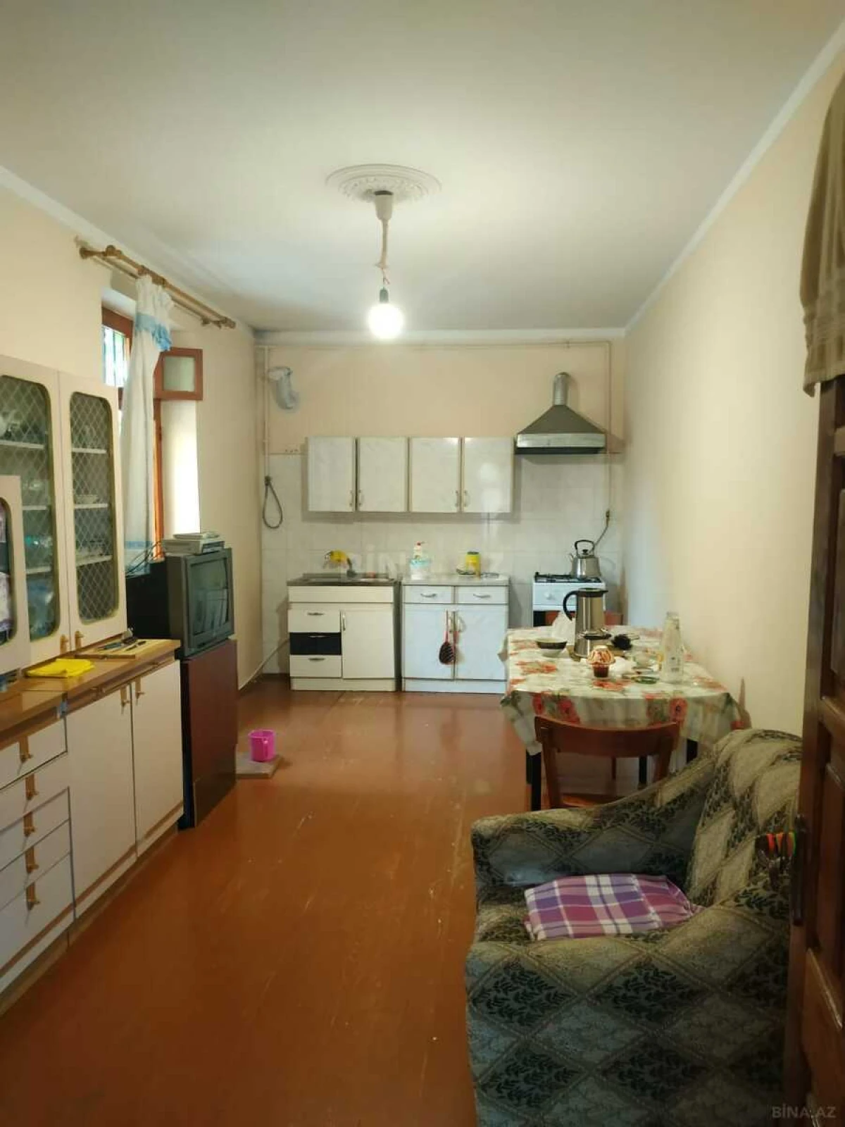 Satılır 8 otaqlı həyət evi 320 m²